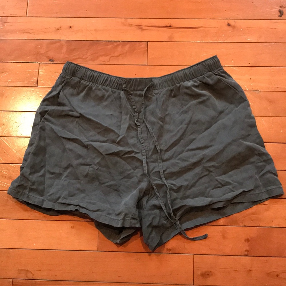 Gap small grey green flowy drawstring shorts new